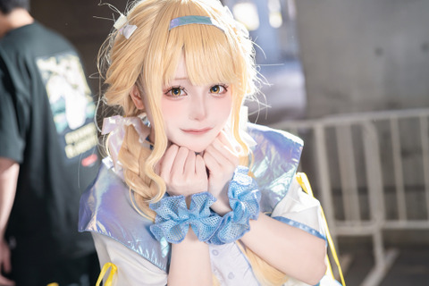 【コスプレ】褒められて伸びるタイプです!人懐っこい笑顔の『学マス』藤田ことねが応援したくなる可愛さ【写真8枚】 画像